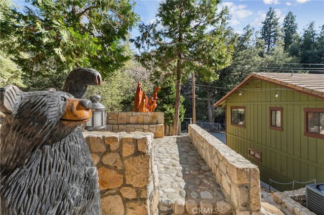 25089 Moon, Crestline, CA 92325