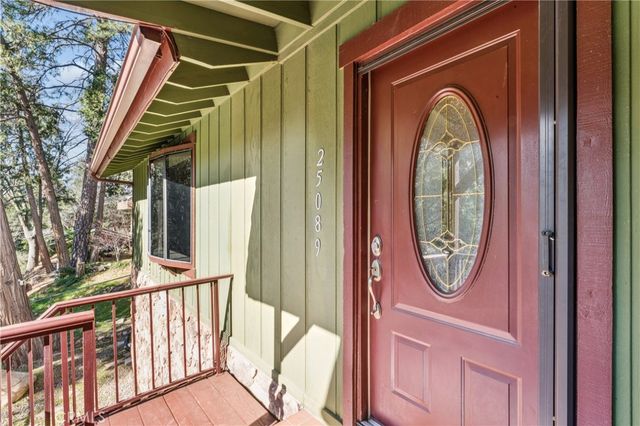 25089 Moon, Crestline, CA 92325