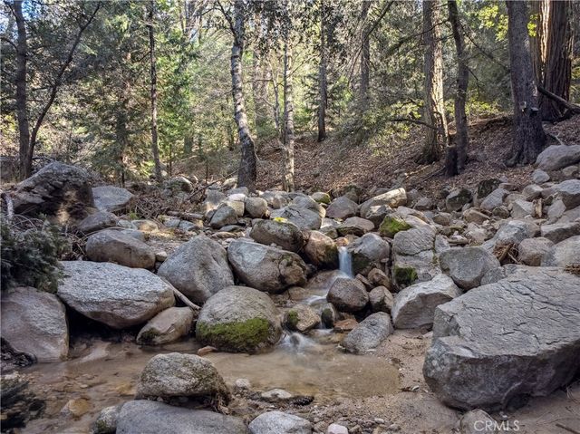 25089 Moon, Crestline, CA 92325