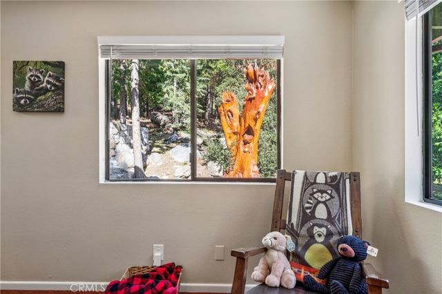 25089 Moon, Crestline, CA 92325