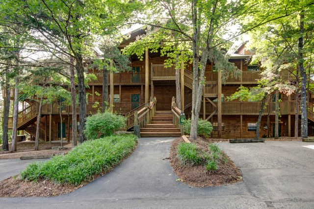 45 Leaning Tree Circle 2, Branson, MO 65616