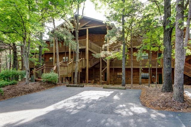 45 Leaning Tree Circle 2, Branson, MO 65616
