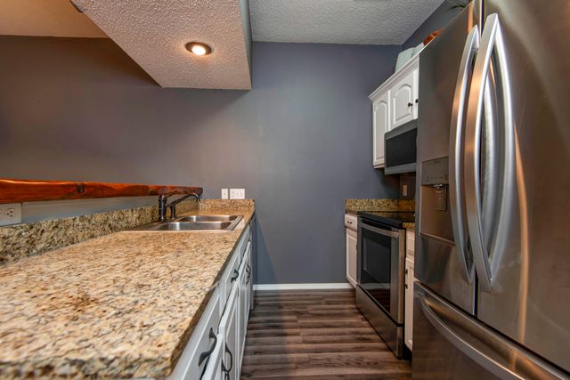 45 Leaning Tree Circle 2, Branson, MO 65616