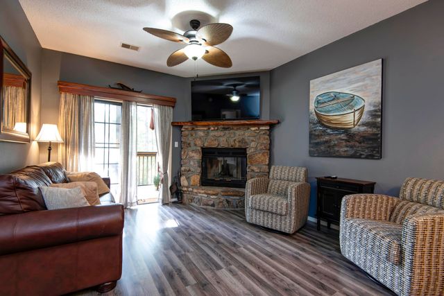 45 Leaning Tree Circle 2, Branson, MO 65616