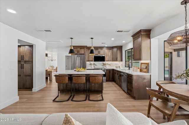5024 E LE MARCHE Avenue, Scottsdale, AZ 85254