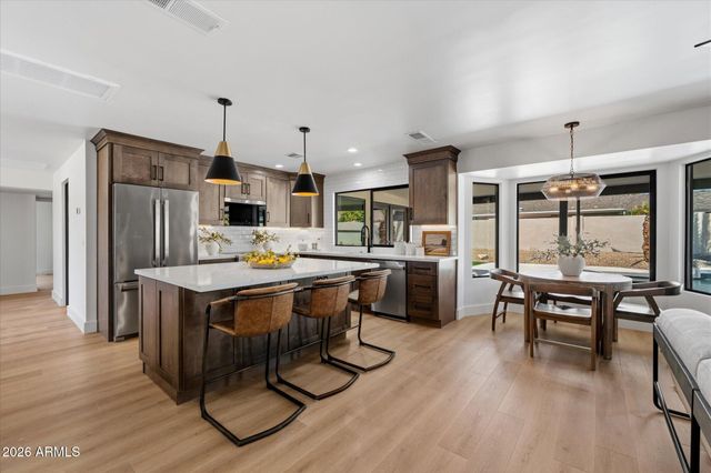 5024 E LE MARCHE Avenue, Scottsdale, AZ 85254