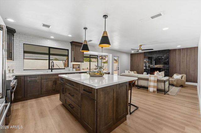 5024 E LE MARCHE Avenue, Scottsdale, AZ 85254