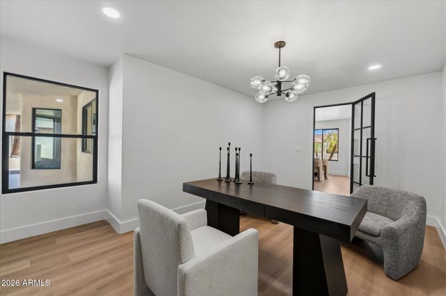 5024 E LE MARCHE Avenue, Scottsdale, AZ 85254