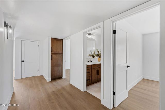 5024 E LE MARCHE Avenue, Scottsdale, AZ 85254