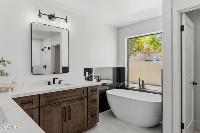 5024 E LE MARCHE Avenue, Scottsdale, AZ 85254
