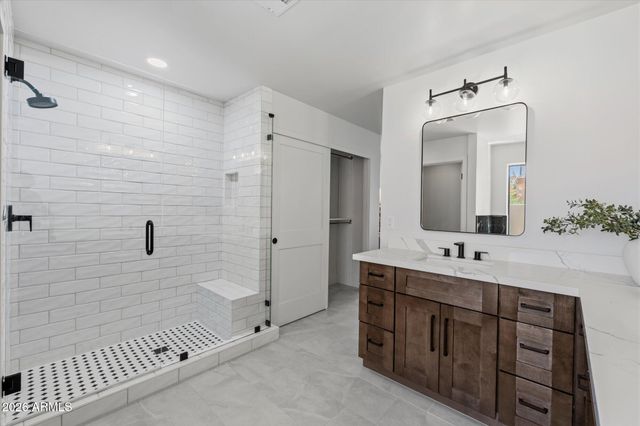 5024 E LE MARCHE Avenue, Scottsdale, AZ 85254