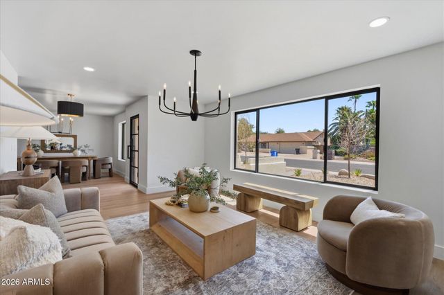 5024 E LE MARCHE Avenue, Scottsdale, AZ 85254
