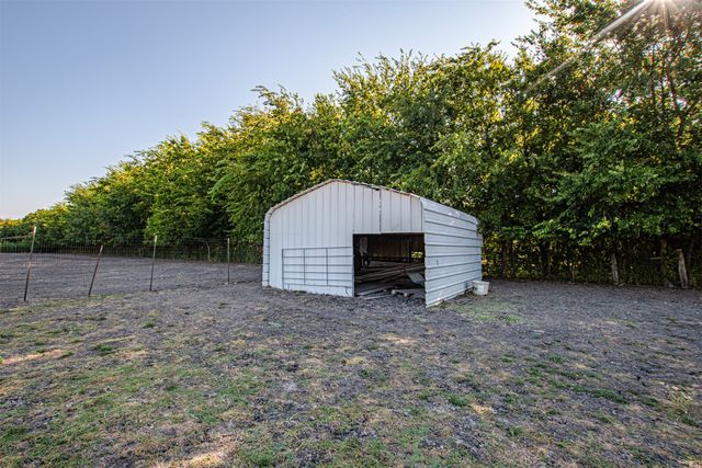 5271 N US Highway 69, Celeste, TX 75423