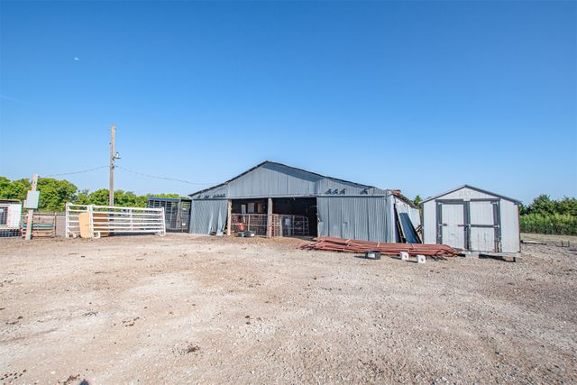 5271 N US Highway 69, Celeste, TX 75423