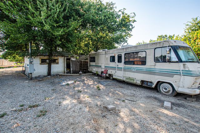 5271 N US Highway 69, Celeste, TX 75423