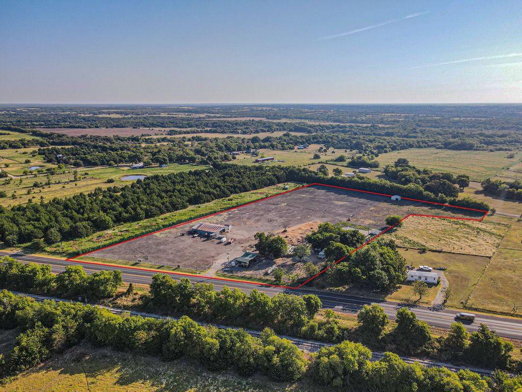 5271 N US Highway 69, Celeste, TX 75423