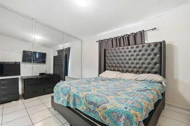 18615 NW 84th Pl 106-1, Hialeah, FL 33015