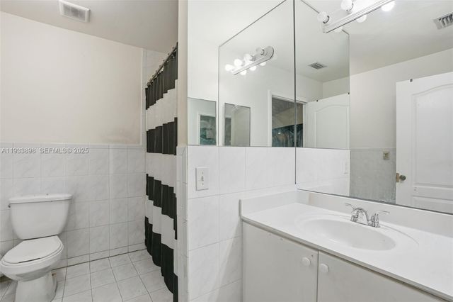 18615 NW 84th Pl 106-1, Hialeah, FL 33015