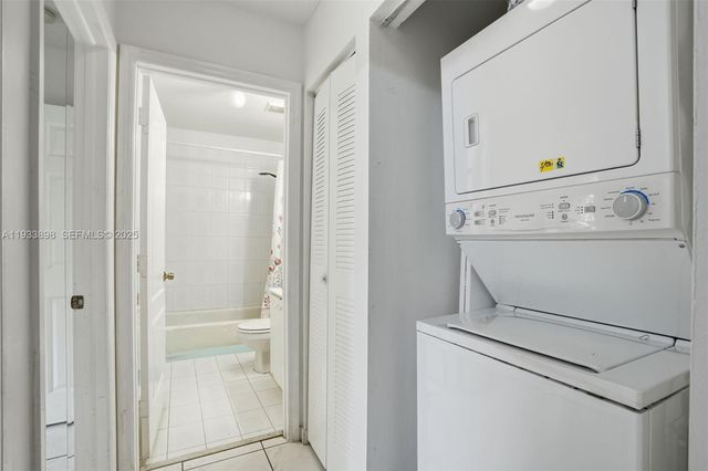 18615 NW 84th Pl 106-1, Hialeah, FL 33015