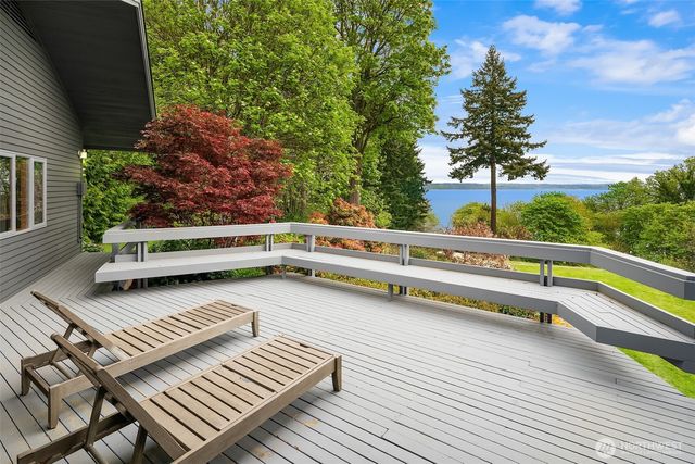 8425 SW 216th Street, Vashon, WA 98070