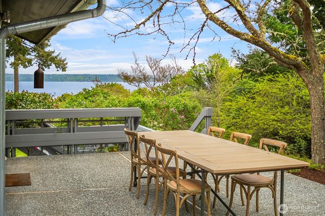 8425 SW 216th Street, Vashon, WA 98070