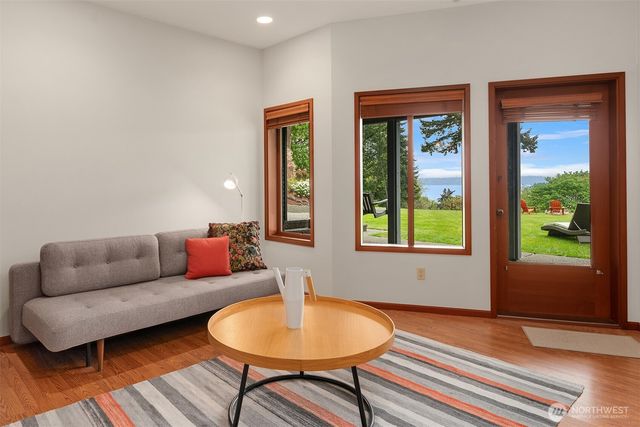 8425 SW 216th Street, Vashon, WA 98070