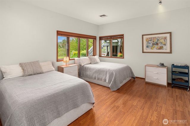 8425 SW 216th Street, Vashon, WA 98070