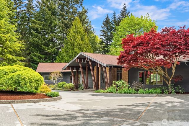 8425 SW 216th Street, Vashon, WA 98070