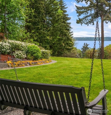 8425 SW 216th Street, Vashon, WA 98070