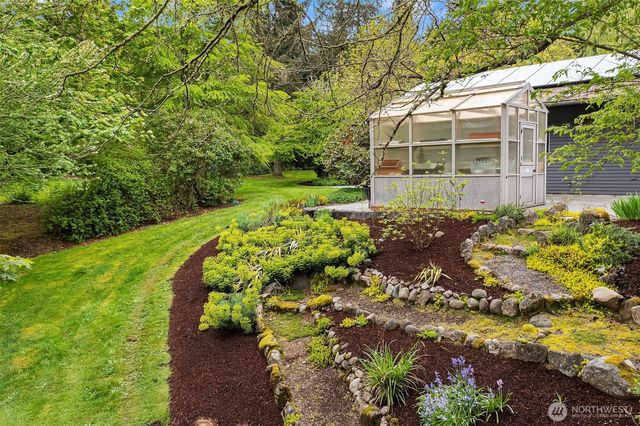 8425 SW 216th Street, Vashon, WA 98070