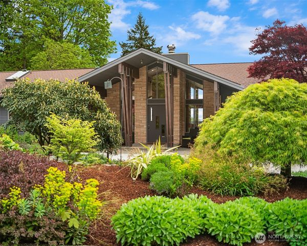 8425 SW 216th Street, Vashon, WA 98070