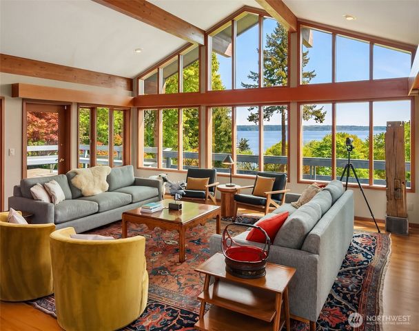 8425 SW 216th Street, Vashon, WA 98070