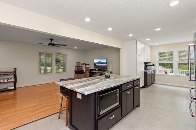 124 Amy Rd, Hillsboro, TN 37342