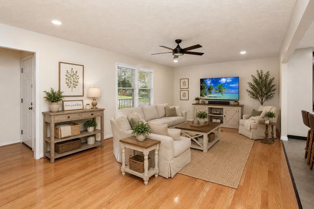 124 Amy Rd, Hillsboro, TN 37342