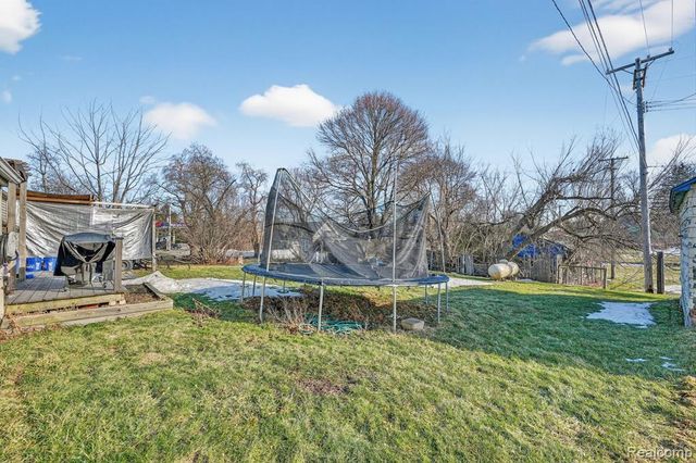 6015 Jeddo Road, Jeddo, MI 48032