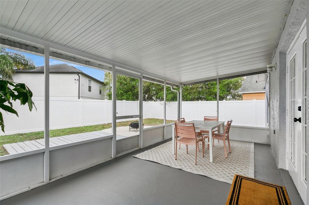 Image 16 of property listing at 4210 IVEYGLEN AVENUE, Orlando, FL 32826