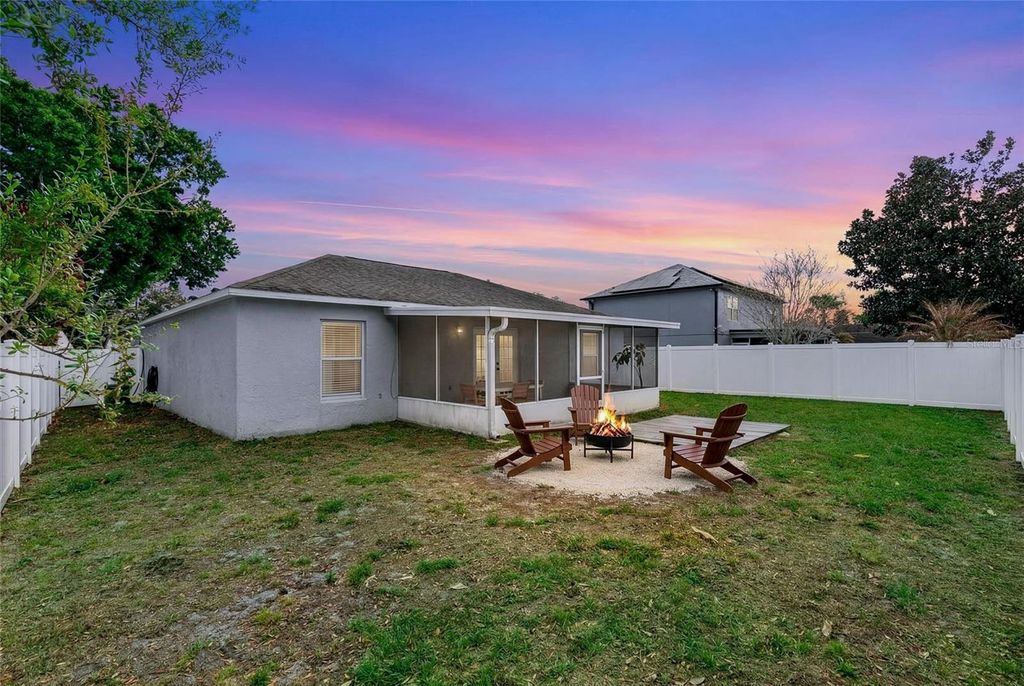 Image 17 of property listing at 4210 IVEYGLEN AVENUE, Orlando, FL 32826