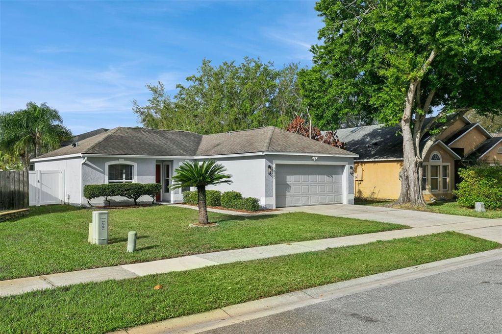 Image 21 of property listing at 4210 IVEYGLEN AVENUE, Orlando, FL 32826