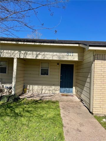 811 San Benito, College Station, TX 77845