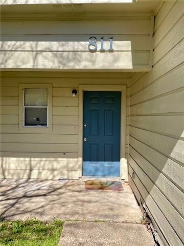811 San Benito, College Station, TX 77845
