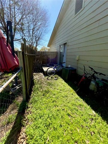 811 San Benito, College Station, TX 77845