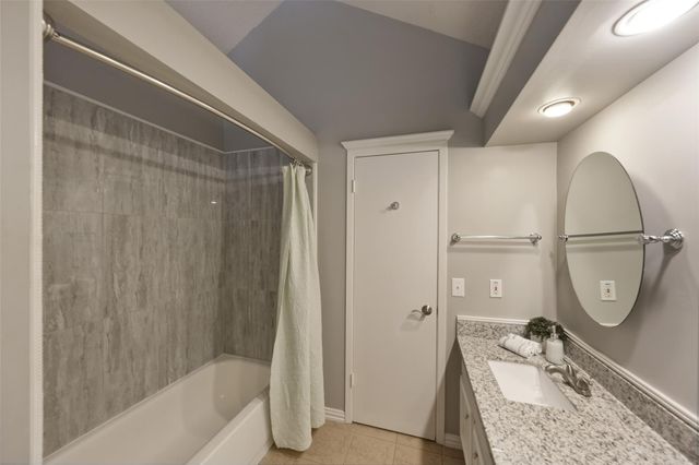 3311 Golden Trails Drive 505, Houston, TX 77345