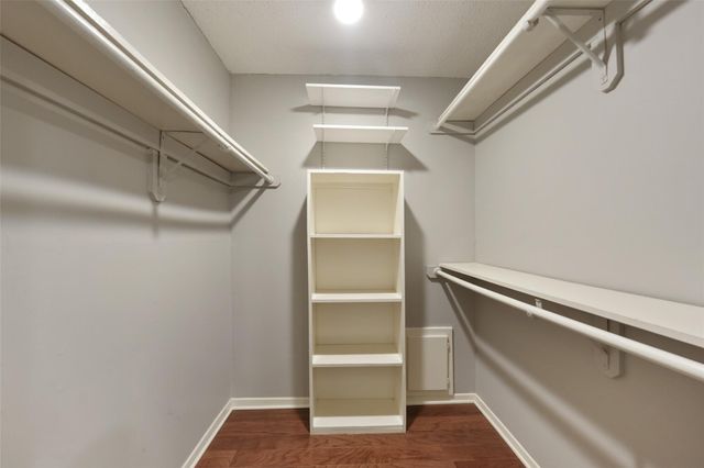 3311 Golden Trails Drive 505, Houston, TX 77345