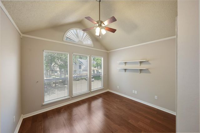 3311 Golden Trails Drive 505, Houston, TX 77345