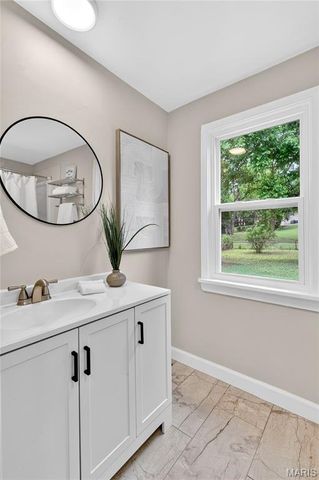 10007 Delta Drive, Breckenridge Hills, MO 63074