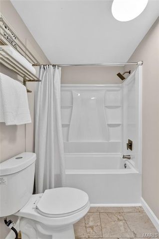 10007 Delta Drive, Breckenridge Hills, MO 63074