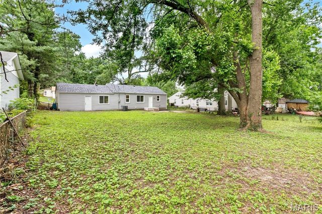 10007 Delta Drive, Breckenridge Hills, MO 63074