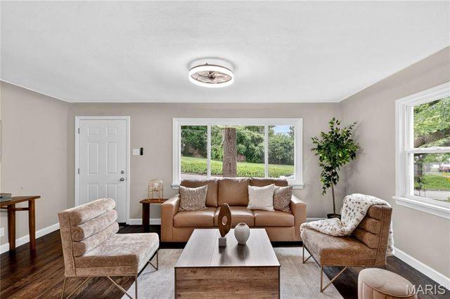10007 Delta Drive, Breckenridge Hills, MO 63074