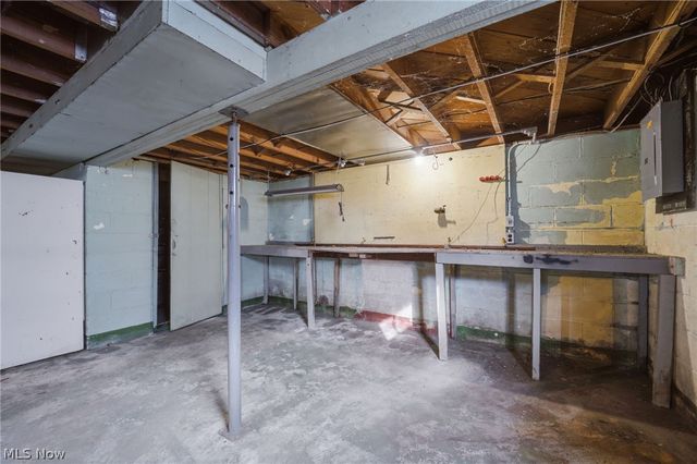 1016 Riverside Drive, Painesville, OH 44077