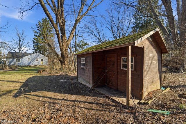 1016 Riverside Drive, Painesville, OH 44077